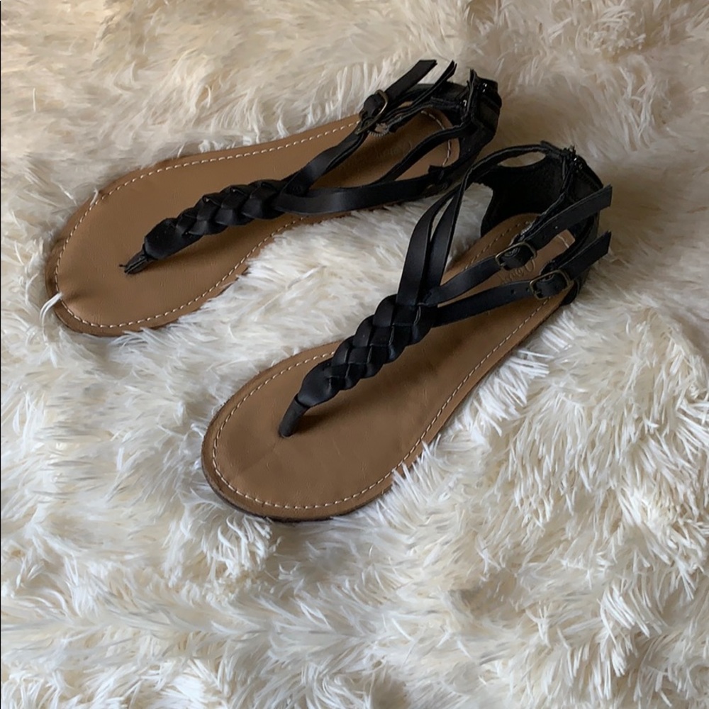 Black Aeropostale Thong Sandals